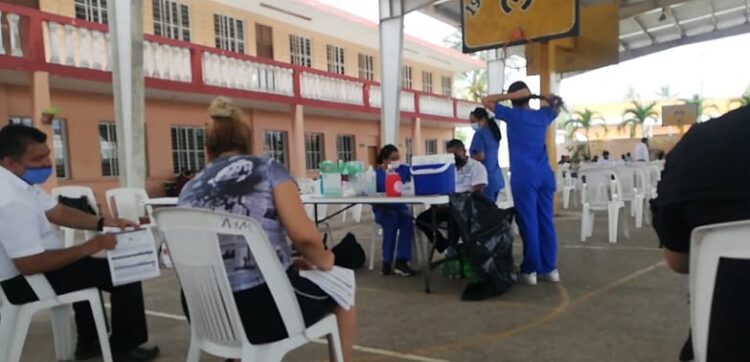 Pretenden vacunar a 60 mil adultos entre 40 a 49 años en Madero