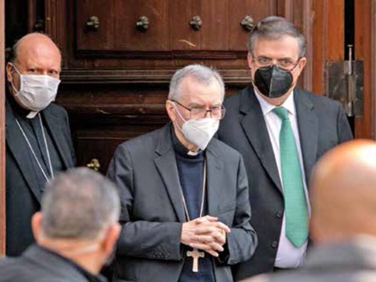 Pide Vaticano fin a violencia en México; Parolin se reúne con AMLO