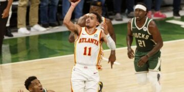Trae Young comanda triunfo de Atlanta sobre Milwaukee