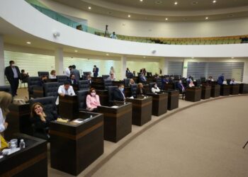 Aprueban PAN, PRI, PMC y “MORENA BIS”  reformas para “blindar fuero” de G. Cabeza de Vaca