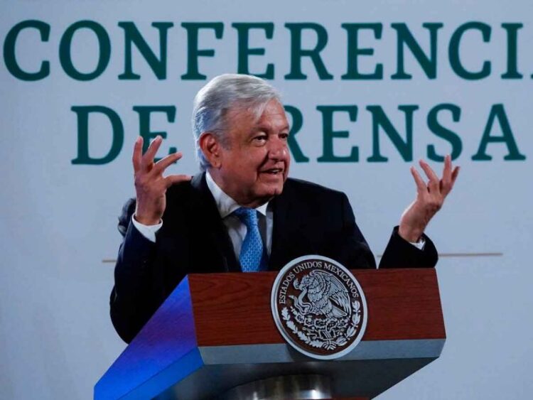 Pide AMLO a Aureoles pruebas de pacto entre Morena y narco