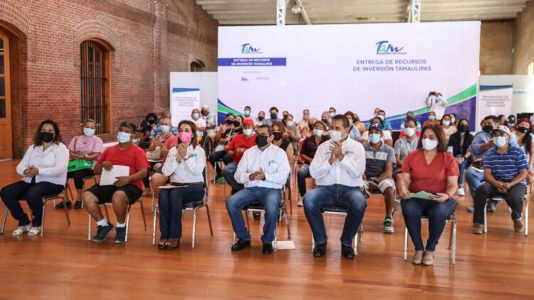 Entregan créditos a emprendedores en Nuevo Laredo