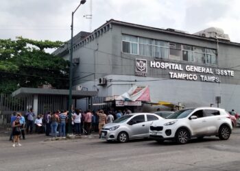 Piden a directivos de ISSSTE Tampico no tengan a los pacientes en la calle