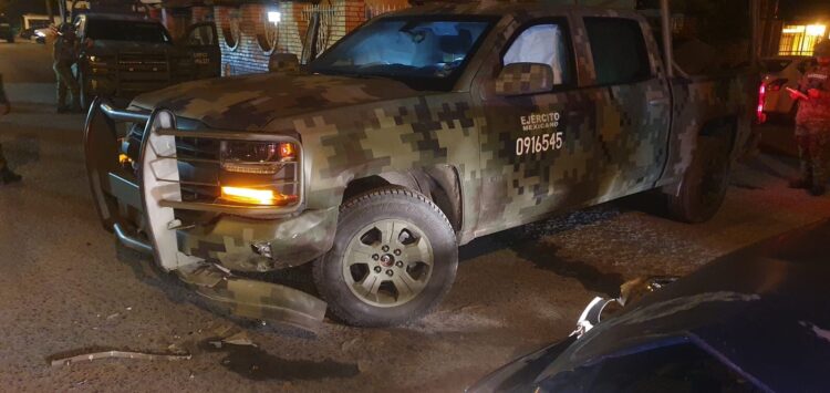 Militares causan choque; hay 5 lesionados, dos son niños