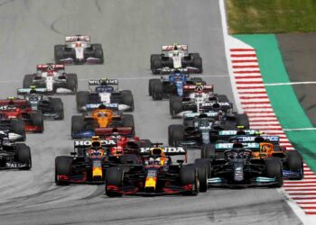 ‘Checo’ Pérez acarició el podio en Austria, Verstappen triunfa