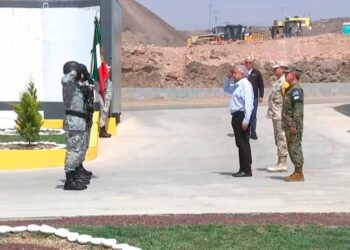 Inaugura López Obrador instalaciones de Guardia Nacional en Baja California