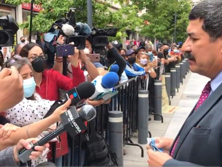 Revela gobernador panista que limó asperezas con AMLO en Palacio Nacional