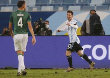 Argentina golea a Bolivia con un Messi pletórico