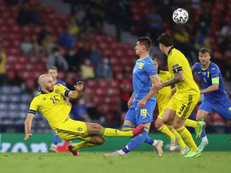 Ucrania se queda con el último boleto a cuartos de la Eurocopa