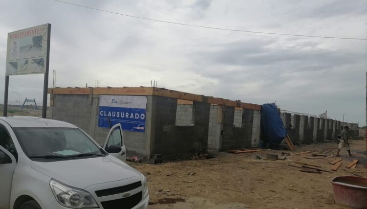 Clausuran obra ilegal de hotel en área protegida de Soto la Marina, Tamaulipas