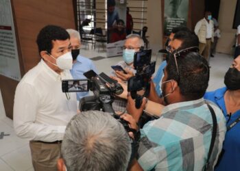 Exhortan a continuar medidas sanitarias por repunte de COVID-19
