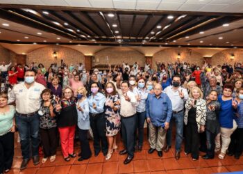 Legislaré a favor de la educación y los maestros: Rivas