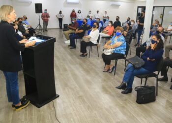 Distingue  alcaldesa Pilar Gómez a los alumnos más destacados en Victoria