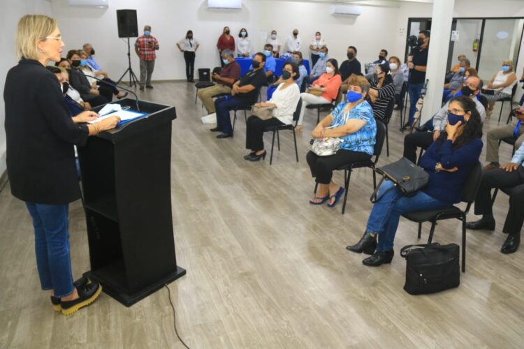 Distingue  alcaldesa Pilar Gómez a los alumnos más destacados en Victoria