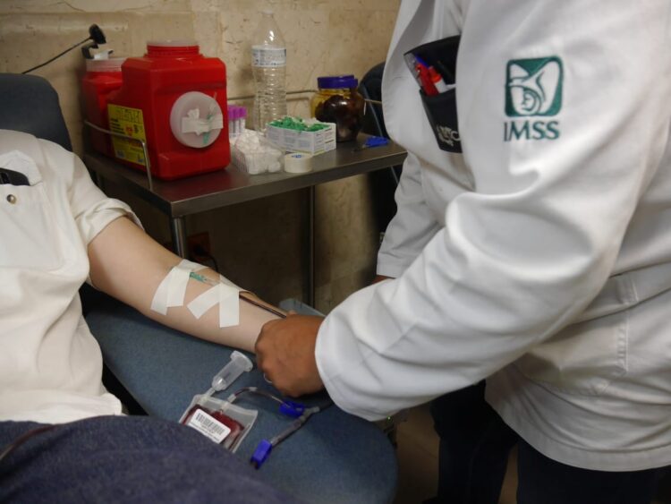 Invita IMSS a donar sangre