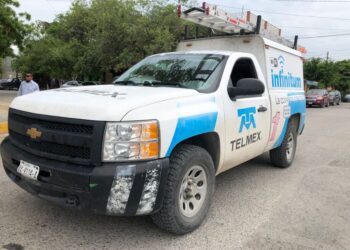 Dos lesionados en carambola vehicular