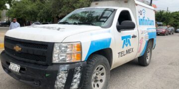 Dos lesionados en carambola vehicular