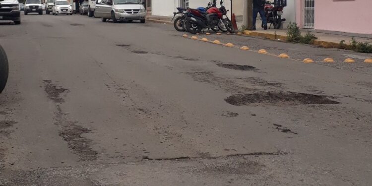 Urgen tapar megabaches frente a IZZI, La Tía e Infra en centro de Victoria