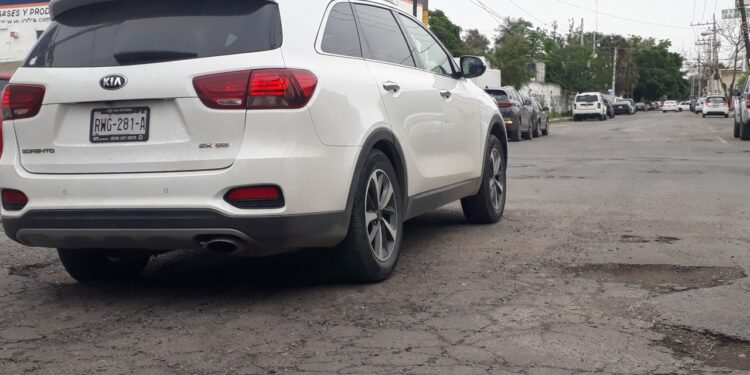 Urgen tapar megabaches frente a IZZI, La Tía e Infra en centro de Victoria