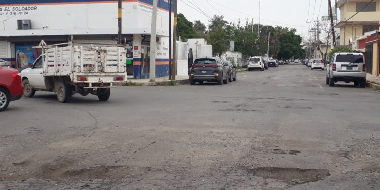 Urgen tapar megabaches frente a IZZI, La Tía e Infra en centro de Victoria