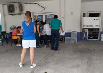 Arranca jornada electoral; retraso en casillas y no toman temperatura