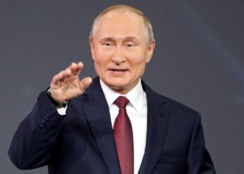 Formaliza Putin salida de Rusia del tratado de Cielos Abiertos