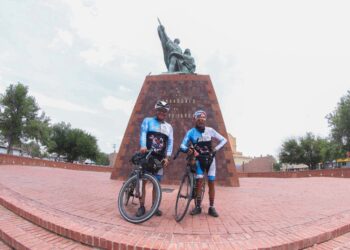 Recibe Nuevo Laredo a ciclistas de  ‘Gran Desafío al Norte’, van a Canadá