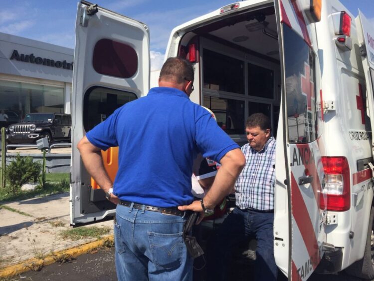 Semáforo descompuesto causa choque