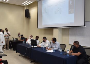 Entrega UAT en Matamoros 74 campos clínicos a médicos de pregrado
