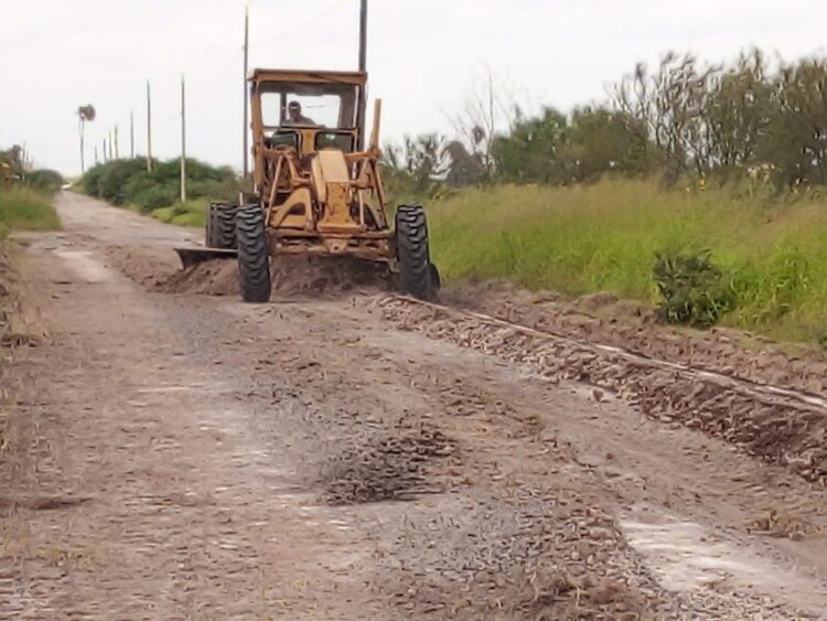 Rehabilitan en Matamoros accesos a comunidades rurales