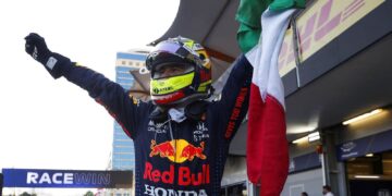 Checo Pérez se convierte en embajador turístico de México