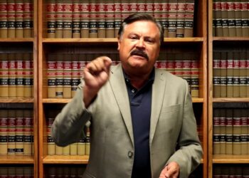 Considera LULAC posible acción legal contra plan de seguridad fronteriza de Abbott.