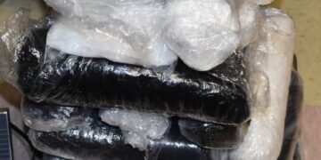 Detienen a dos estadounidenses con droga en puente internacional