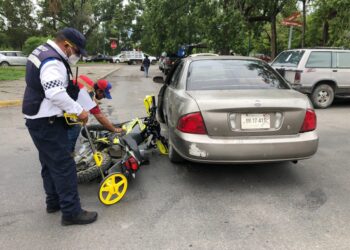Se lesiona motociclista en choque