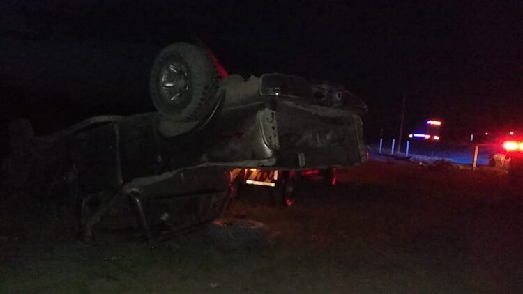 Volcadura deja una persona sin vida y cuatro lesionados