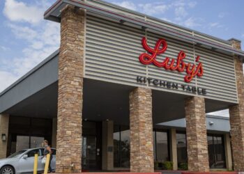 Acuerdo de venta de 32 restaurantes de Lubby´s Inc a grupo Calvin Gin