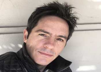 Ochmann niega infedilidad a Aislinn Derbez