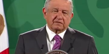 Abre AMLO puerta a consulta sobre litio