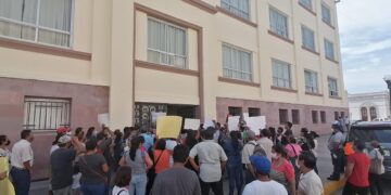 Protestan colonos en Palacio de Gobierno