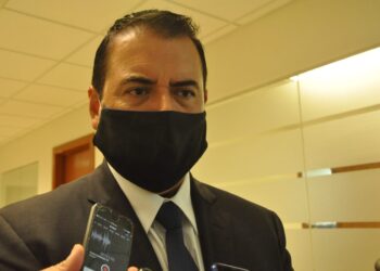 Chocan PAN y MOREN en Congreso por iniciativa que blindaría a G. Cabeza de Vaca