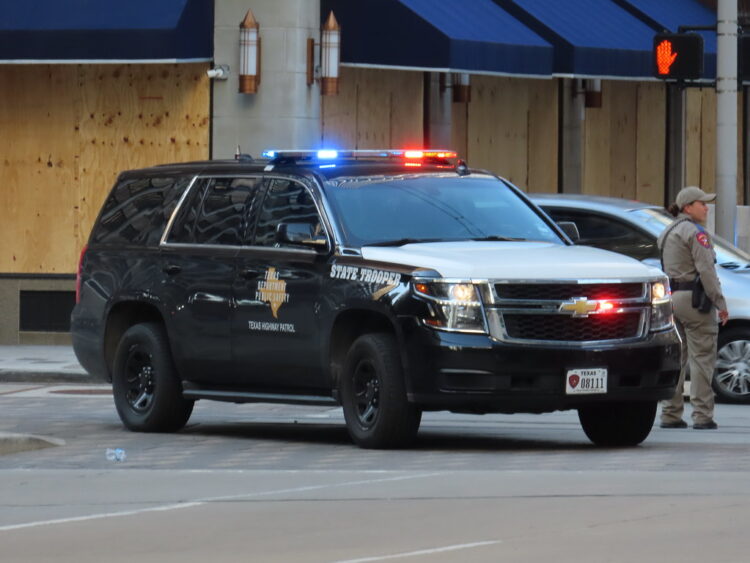 Critican veto contra reducción de penalidad por invasión a propiedad en Texas