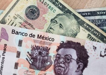 Peso mexicano se aprecia 0.05 % ante el dólar