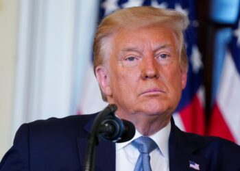 Las cuentas de Trump en Facebook e Instagram permanecerán cerradas hasta 2023