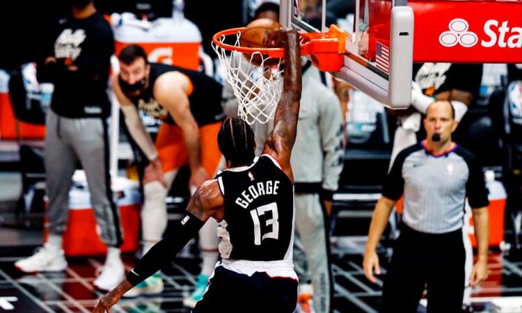 Clippers acortan distancia en la serie