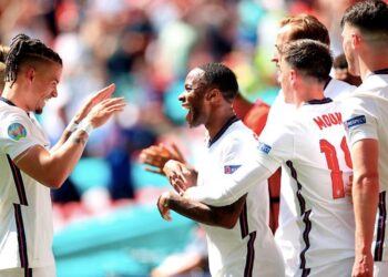 Inglaterra arranca bien  ante Croacia