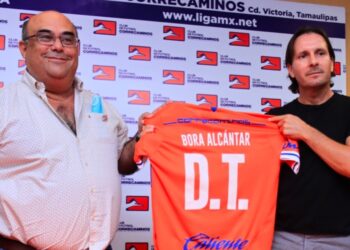 Presenta Miguel Mansur al nuevo Técnico de Correcaminos
