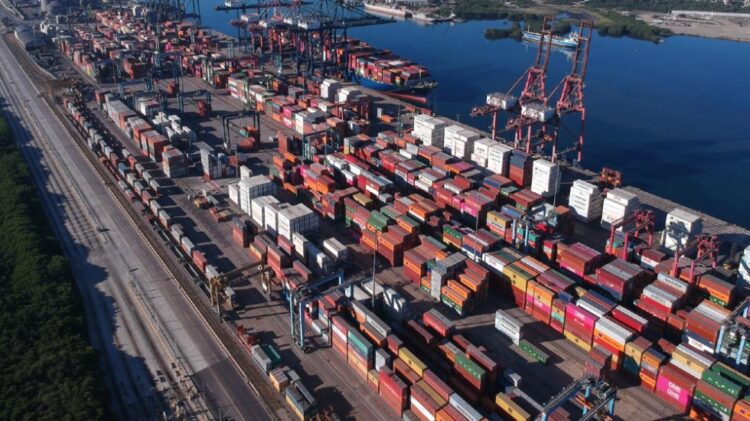 México y los Estados Unidos generaron un comercio de más de 208 mil dólares