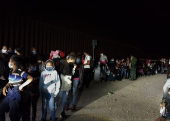 Detienen a 206 migrantes en el Sur de Texas