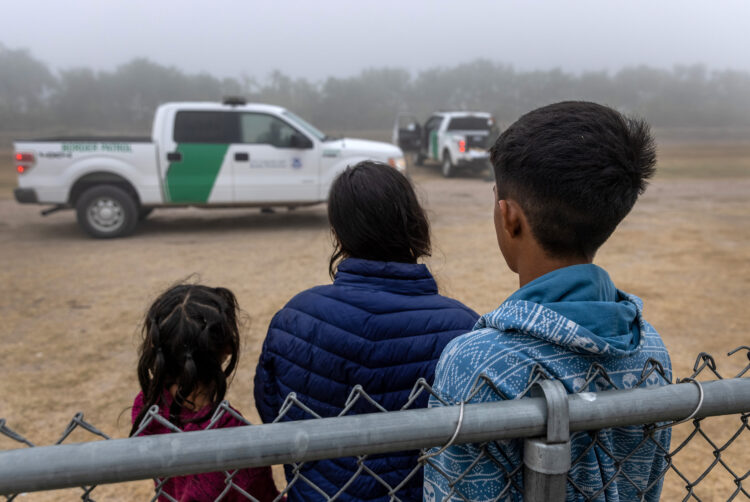 Baja número de niños migrantes que cruzan solos la frontera.