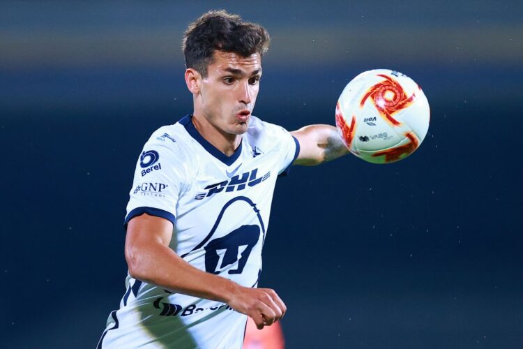 Se refuerza Pumas con 4 jugadores